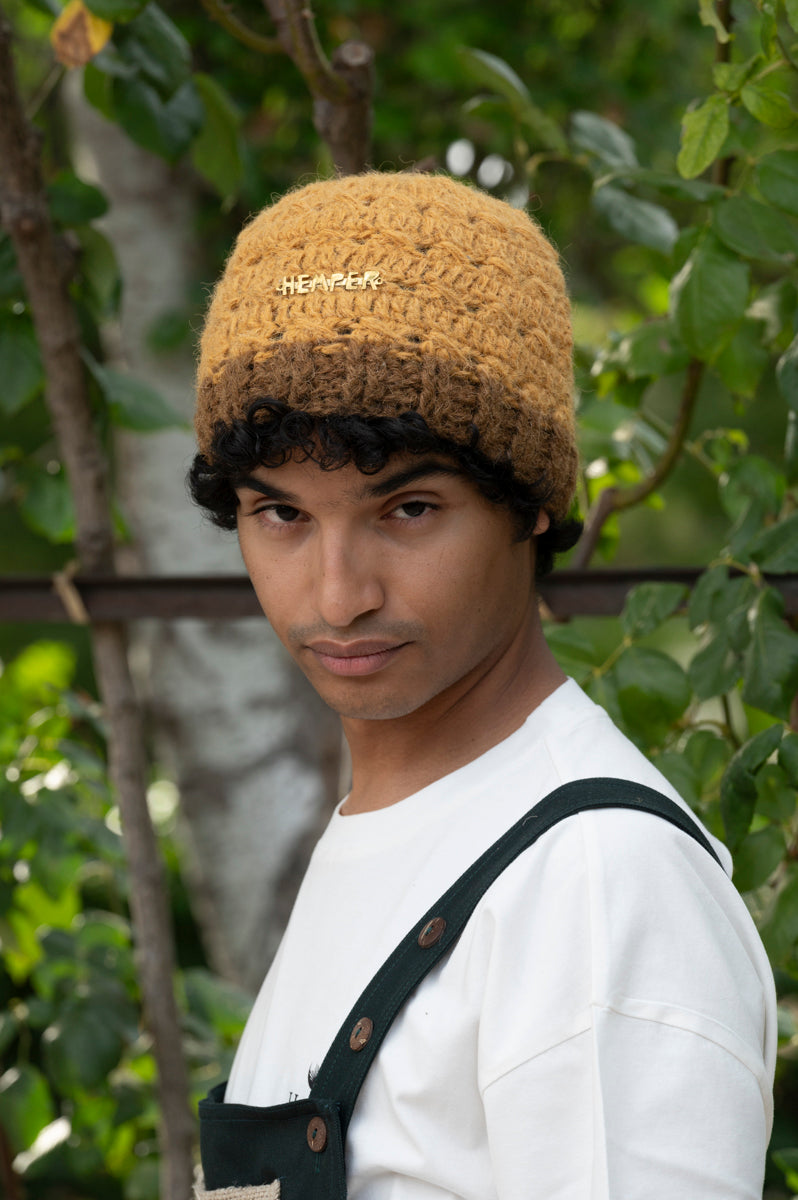 Gorro de Lana Amarillo Tejido a Mano